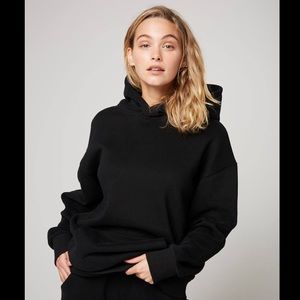 Rozalia Long Line Hoodie in Black Atoir